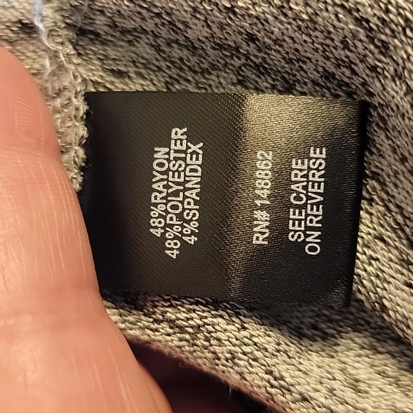 NWT Torrid Callie Off-the-Shoulder Sweater Size 1 (1X 14-16) - Picture 8 of 9